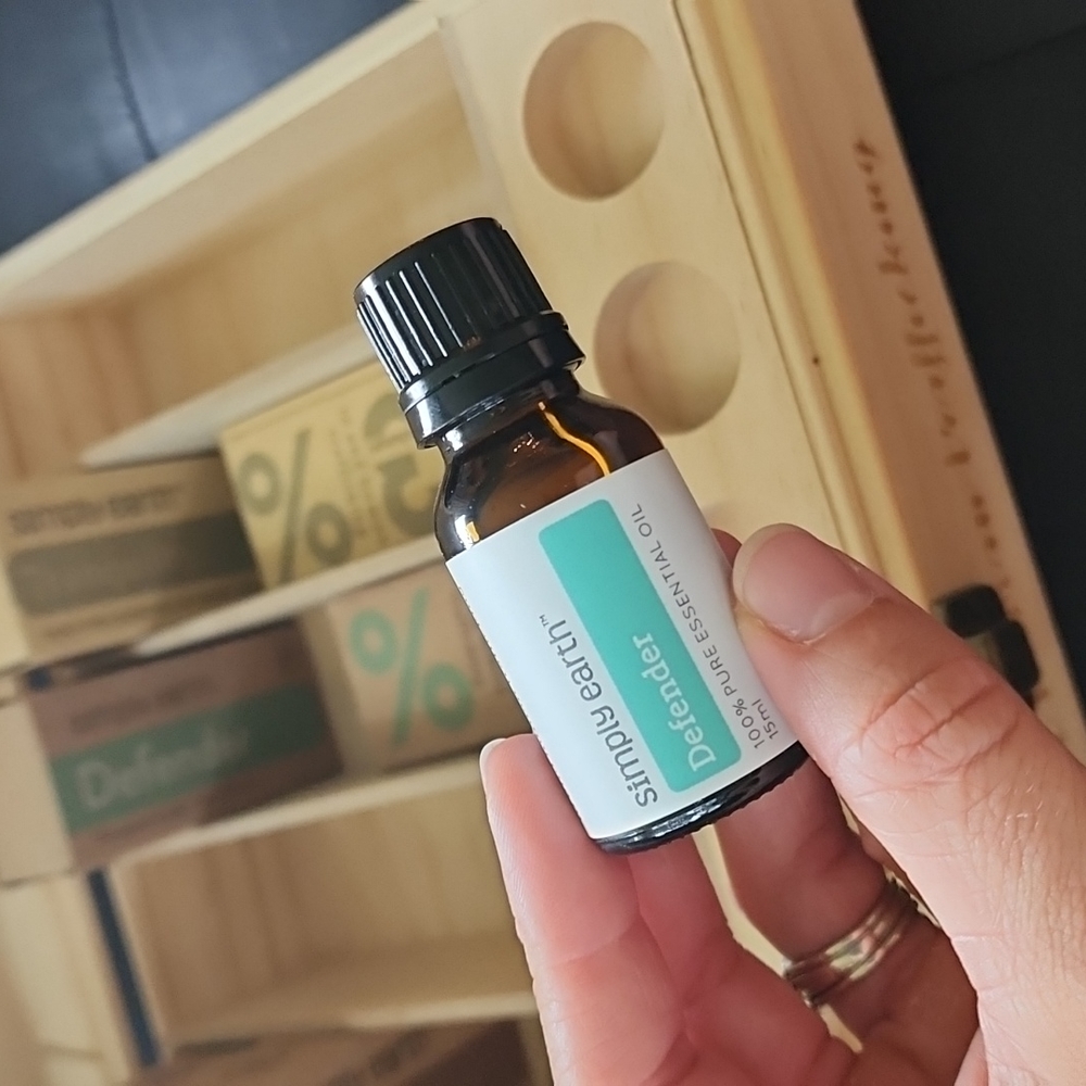 Simply Earth Defender essential oil 15ml